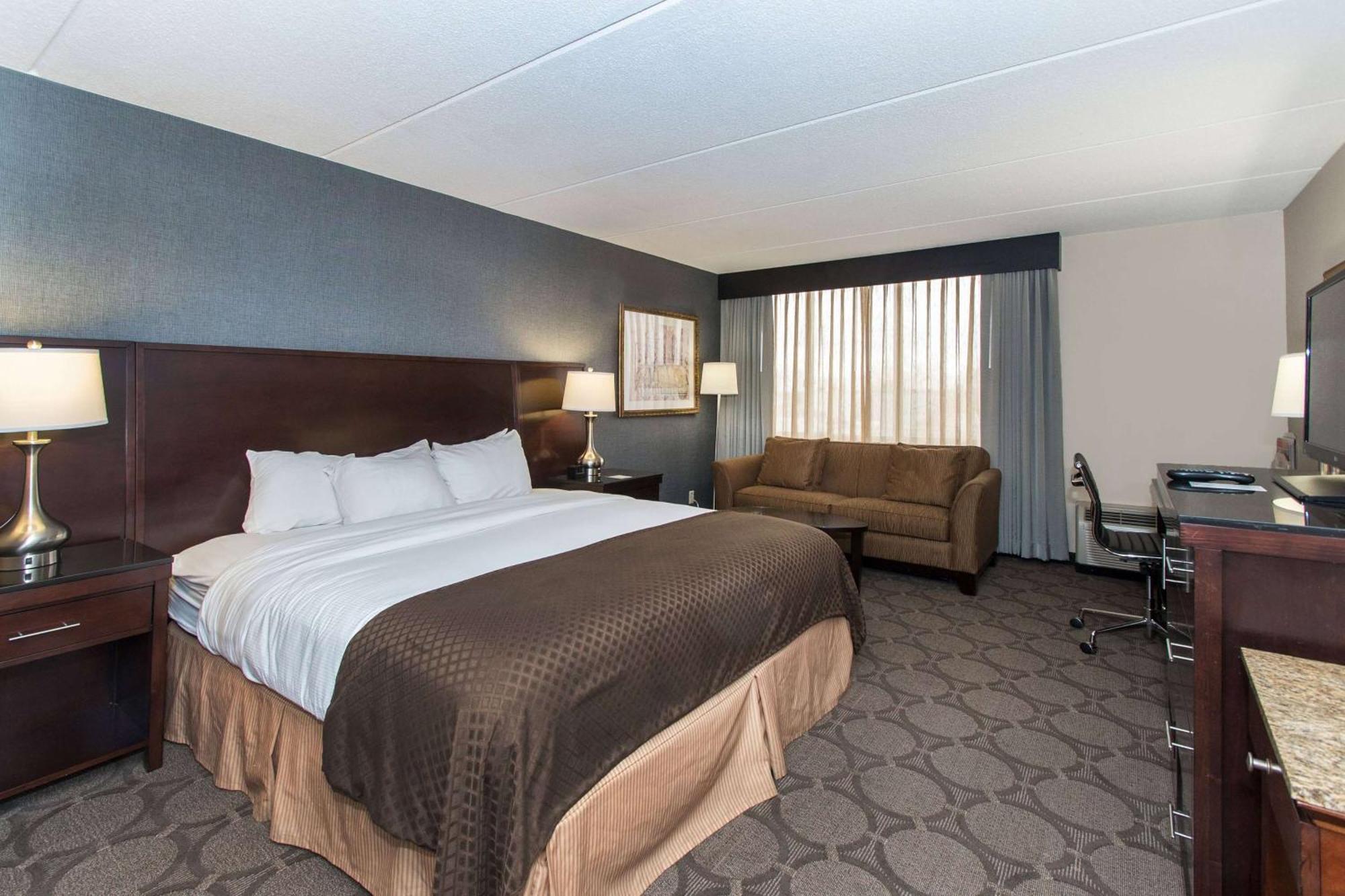 Wyndham Columbus Hotel Worthington Bagian luar foto